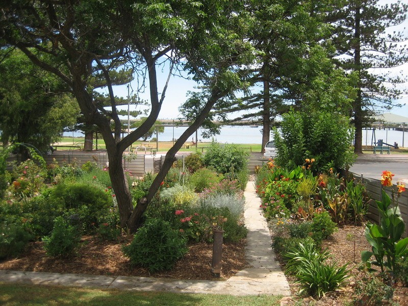 14 West Terrace, Port Broughton SA 5522