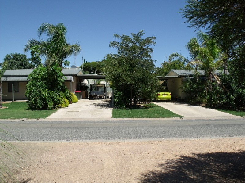 4 and 4b Parma Street, Port Broughton SA 5522