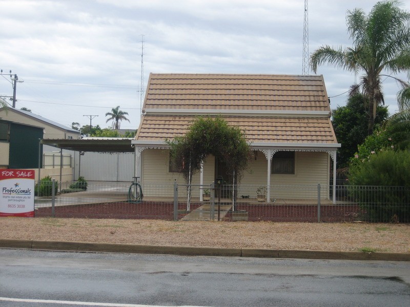 4 Mackay Street, Port Broughton SA 5522