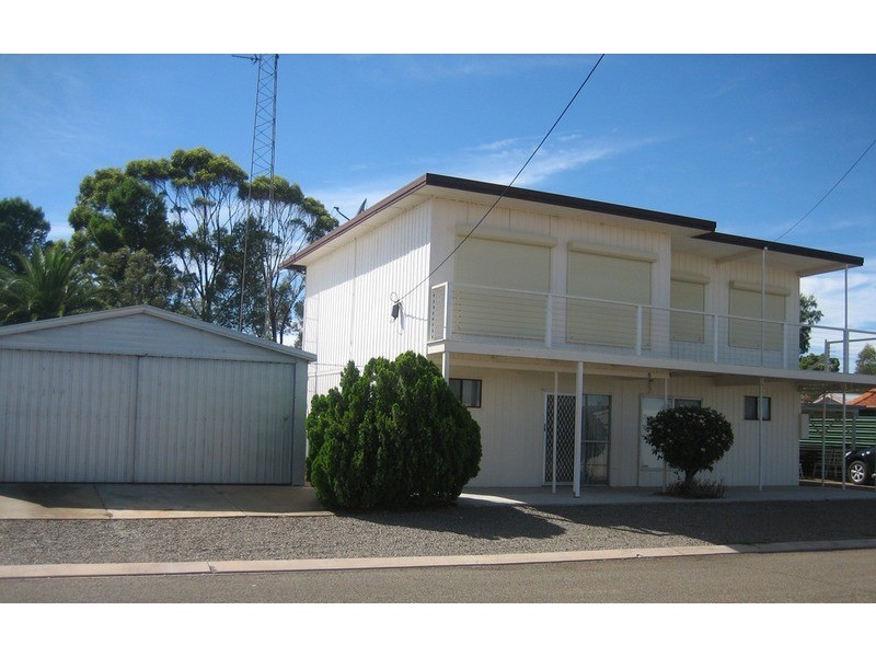 6 Kerley Street, Port Broughton SA 5522