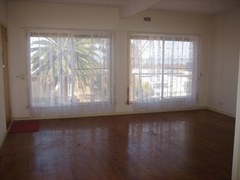 6 Kerley Street, Port Broughton SA 5522