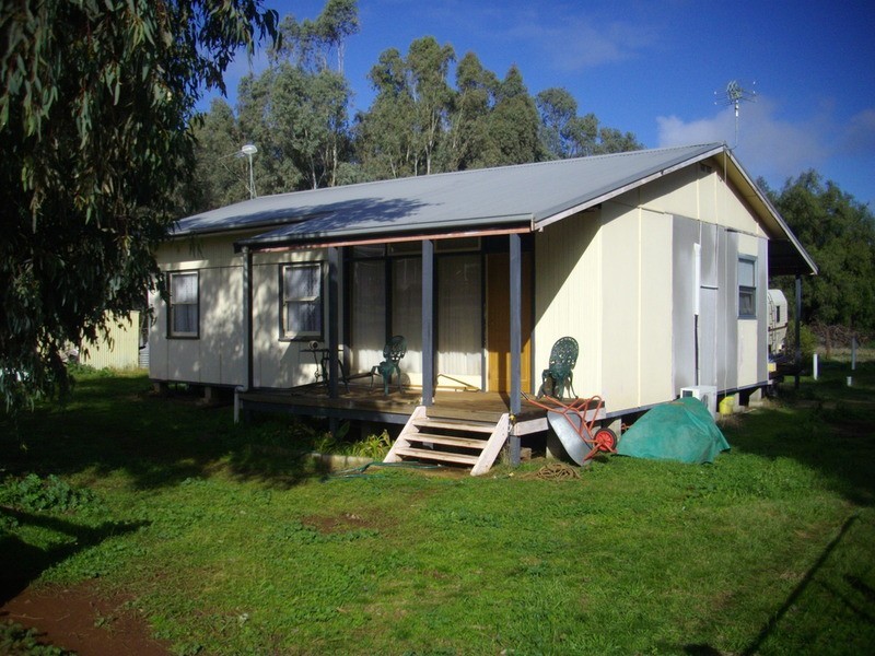 9 Sixth Street, Wirrabara SA 5481