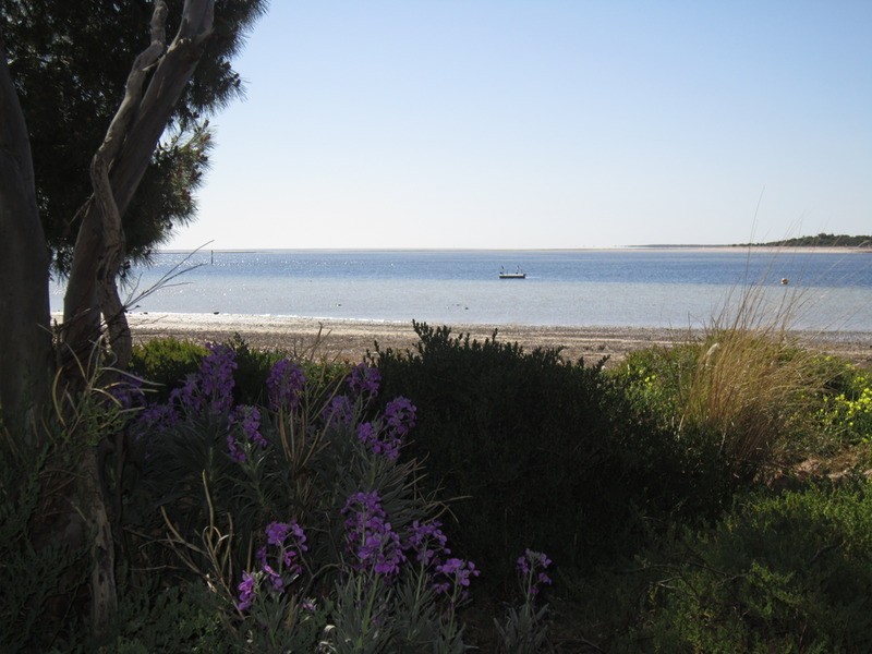 106 Whiting  Road, Fisherman Bay SA 5522