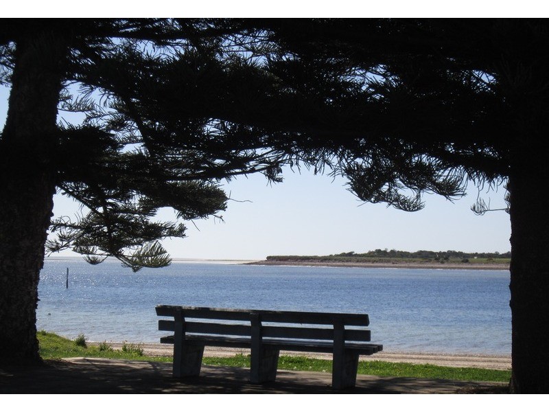 106 Whiting  Road, Fisherman Bay SA 5522