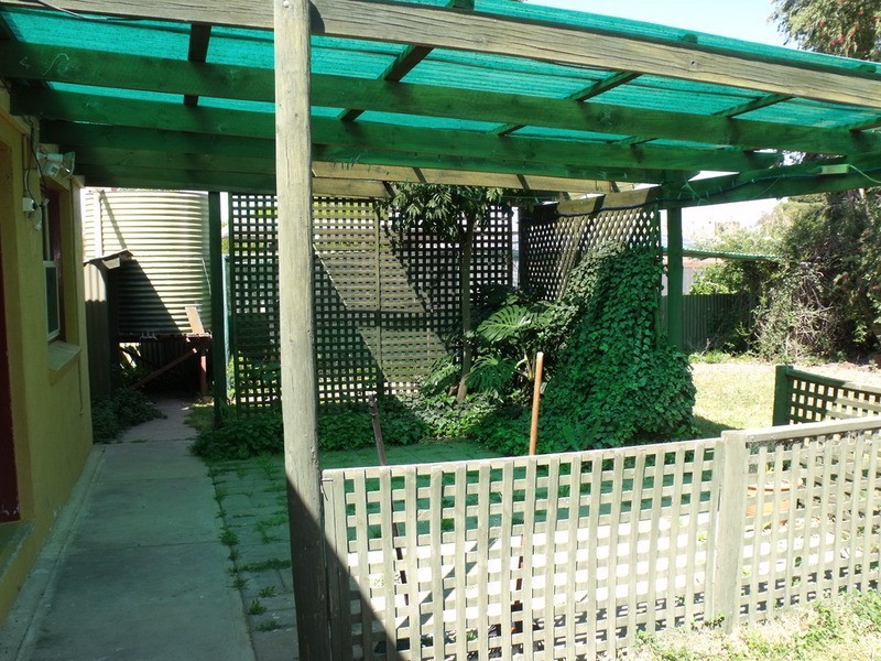 8 Sixth Street, Gladstone SA 5473