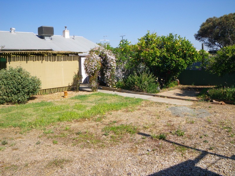 24 Park Terrace, Gladstone SA 5473