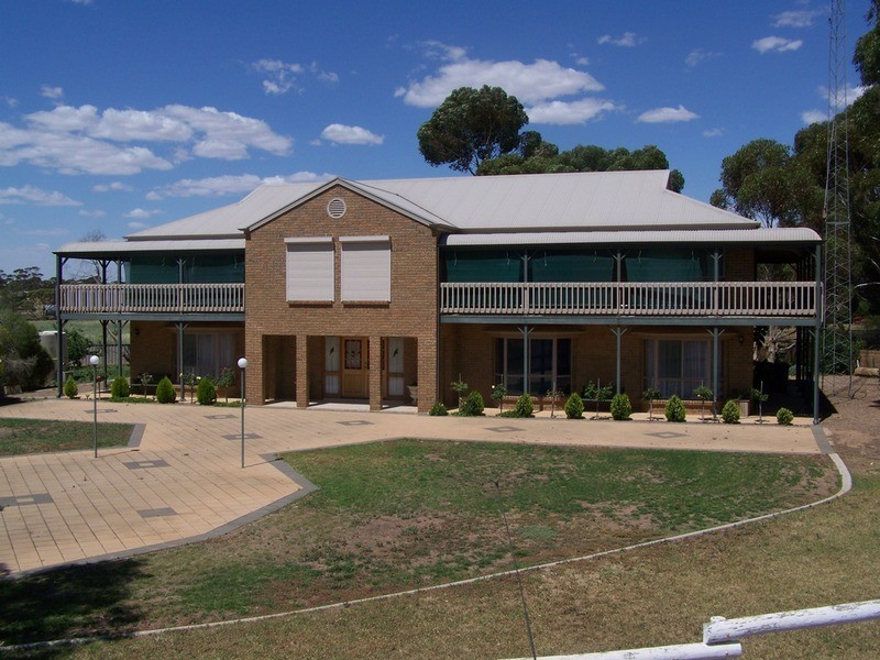 11 Bute Road, Port Broughton SA 5522