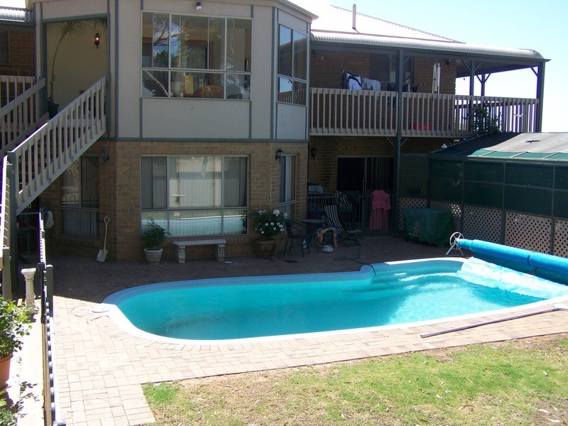 11 Bute Road, Port Broughton SA 5522