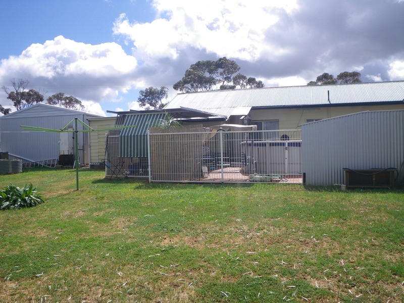 4 Busbridge Road, Crystal Brook SA 5523