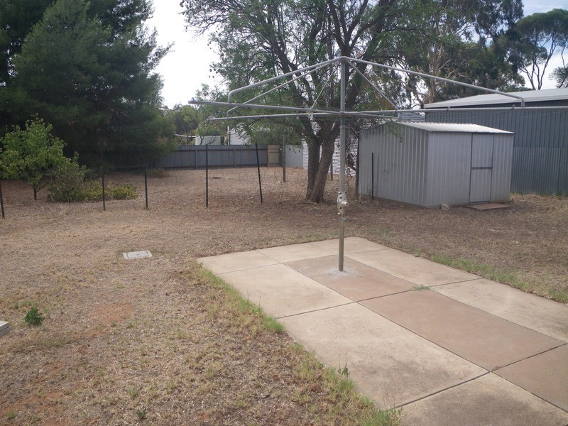 17 West Terrace, Gladstone SA 5473