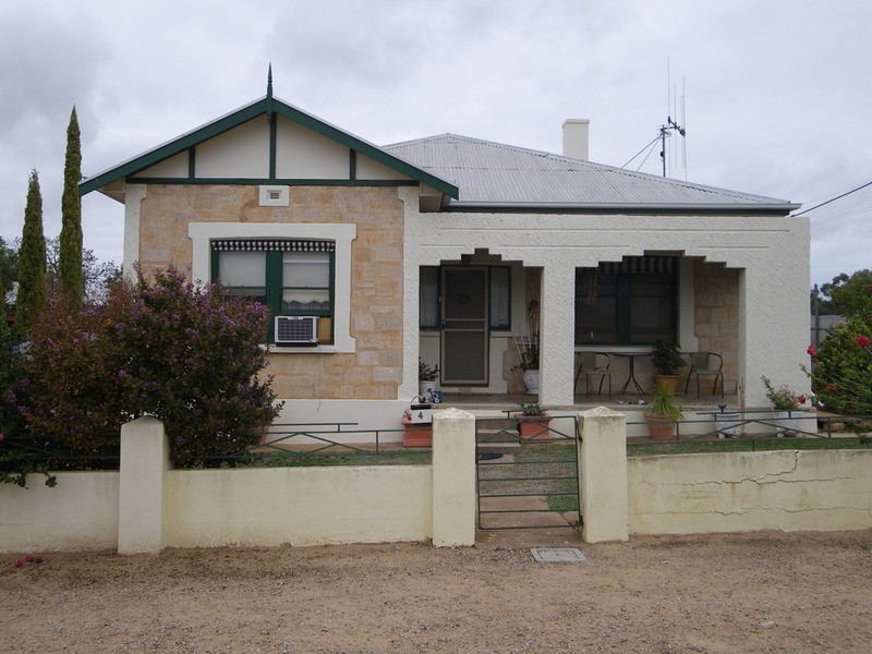 4 Sixth Street, Gladstone SA 5473