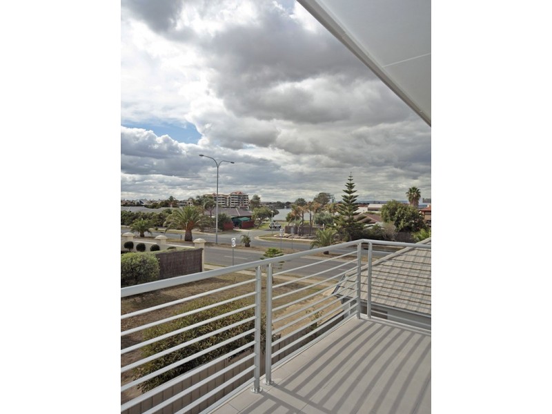 171 Military Road, Tennyson SA 5022