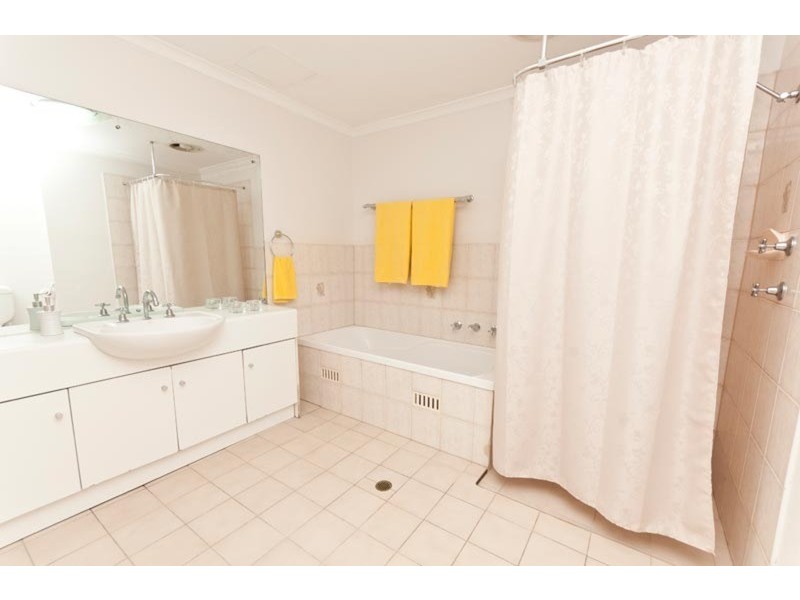 20/19 St Helena Place, Adelaide SA 5000