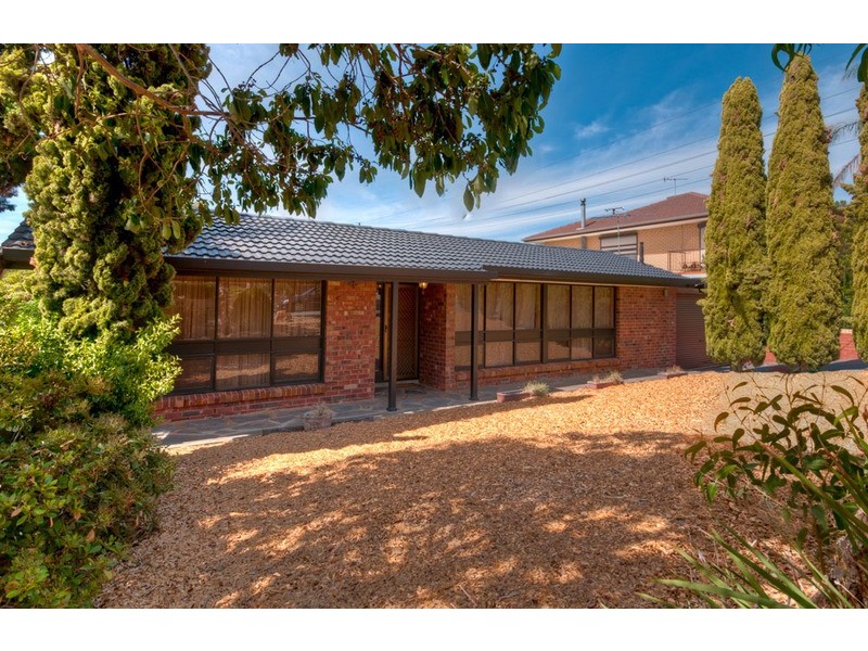 24 Gondola Grove, Para Hills SA 5096