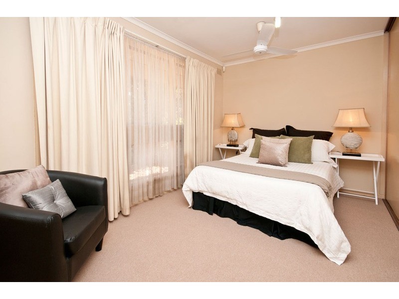 24 Gondola Grove, Para Hills SA 5096