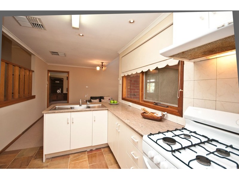 24 Gondola Grove, Para Hills SA 5096