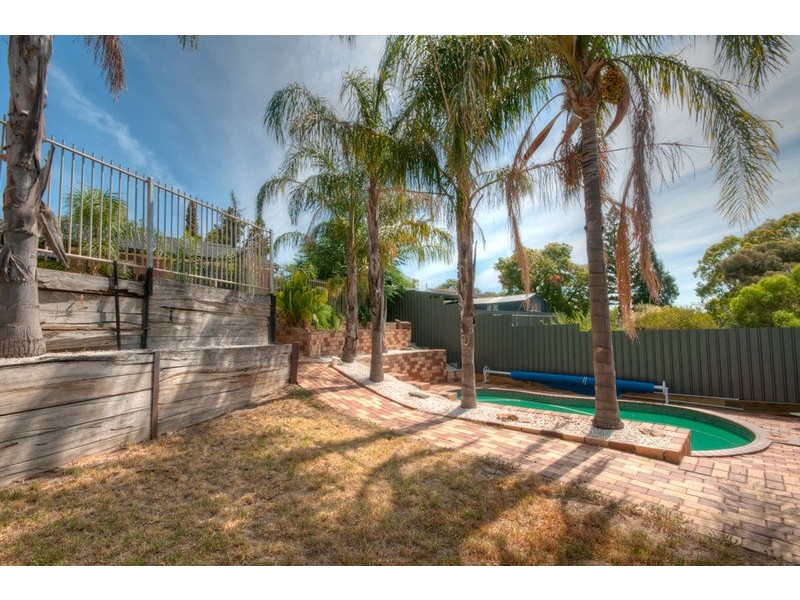 24 Gondola Grove, Para Hills SA 5096