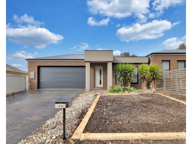 69 Osborne Street, Flora Hill VIC 3550
