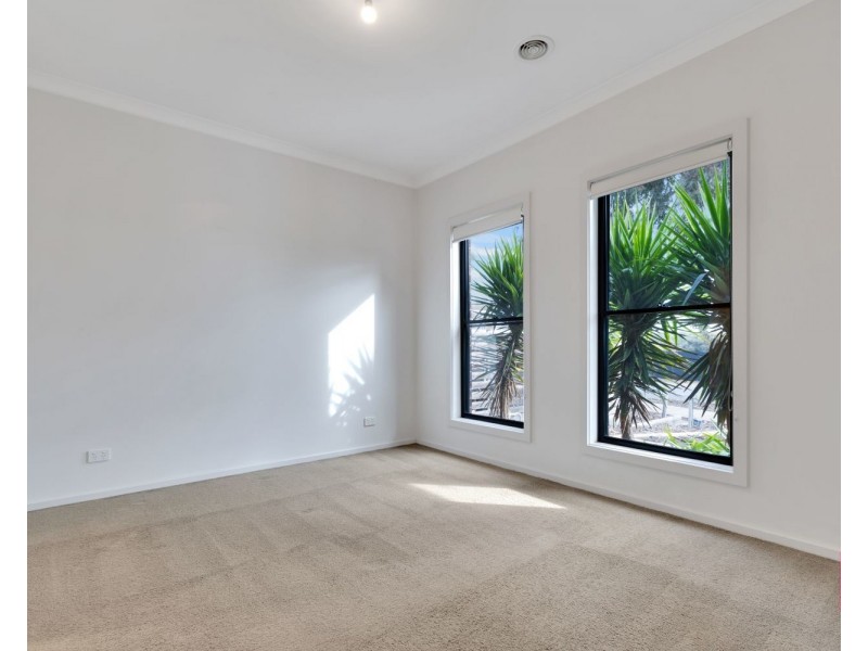 69 Osborne Street, Flora Hill VIC 3550