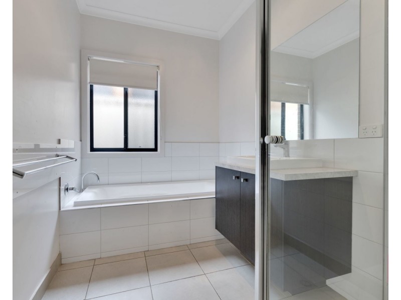 69 Osborne Street, Flora Hill VIC 3550