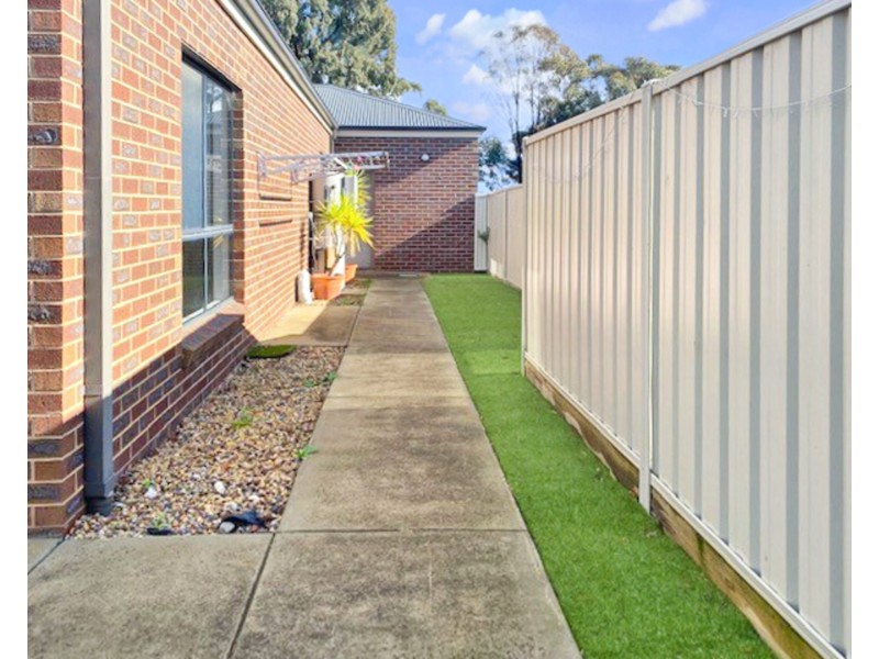 69 Osborne Street, Flora Hill VIC 3550