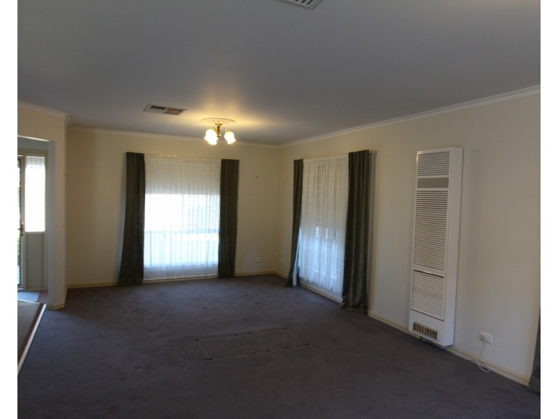 4/1 Curtin Street, Flora Hill VIC 3550
