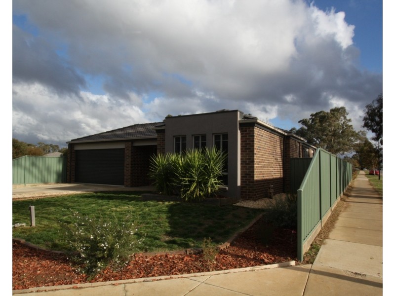 34 Caulfield Drive, Ascot VIC 3551