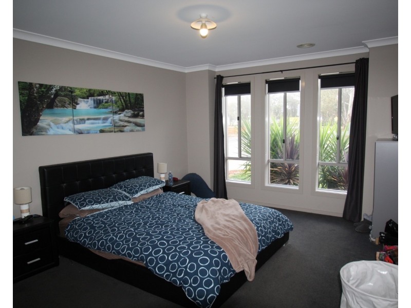 34 Caulfield Drive, Ascot VIC 3551