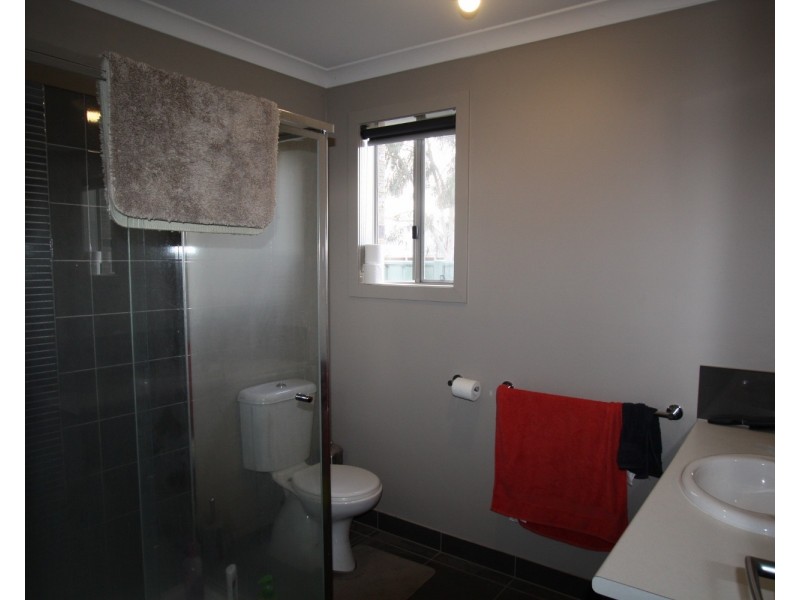 34 Caulfield Drive, Ascot VIC 3551