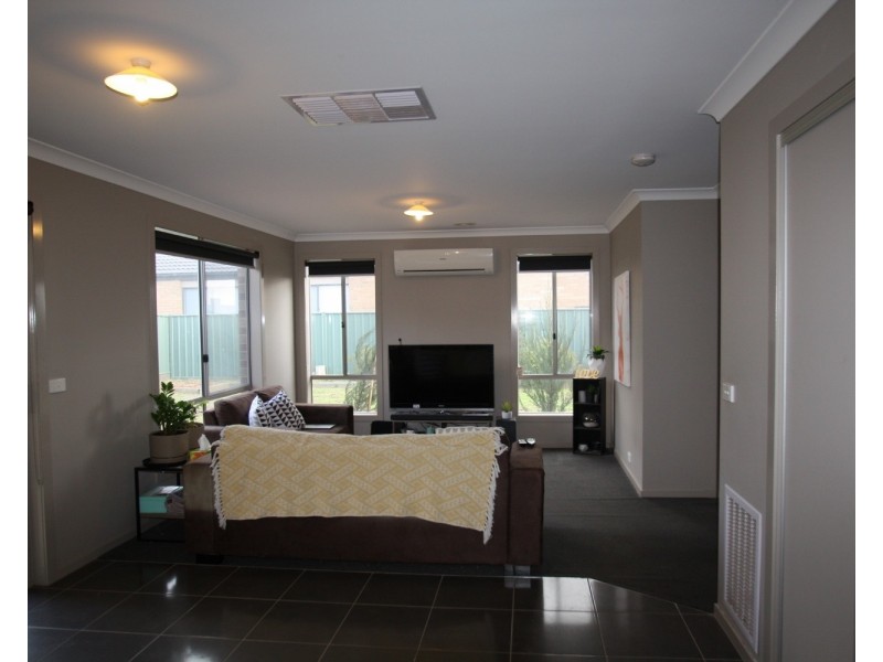 34 Caulfield Drive, Ascot VIC 3551