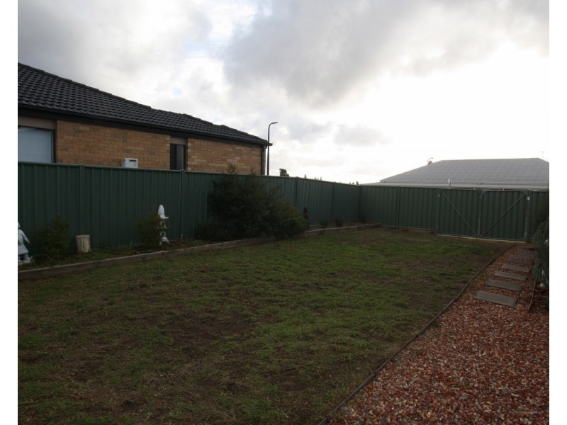 34 Caulfield Drive, Ascot VIC 3551