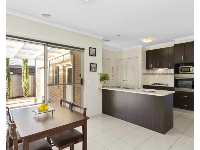 2 Maplewood Court, White Hills VIC 3550