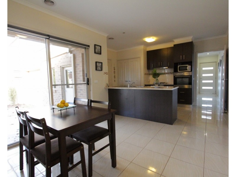 2 Maplewood Court, White Hills VIC 3550