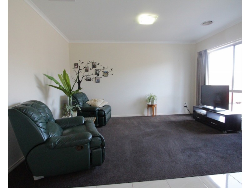 2 Maplewood Court, White Hills VIC 3550