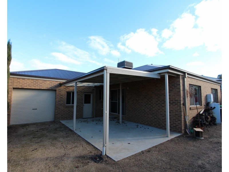 2 Maplewood Court, White Hills VIC 3550