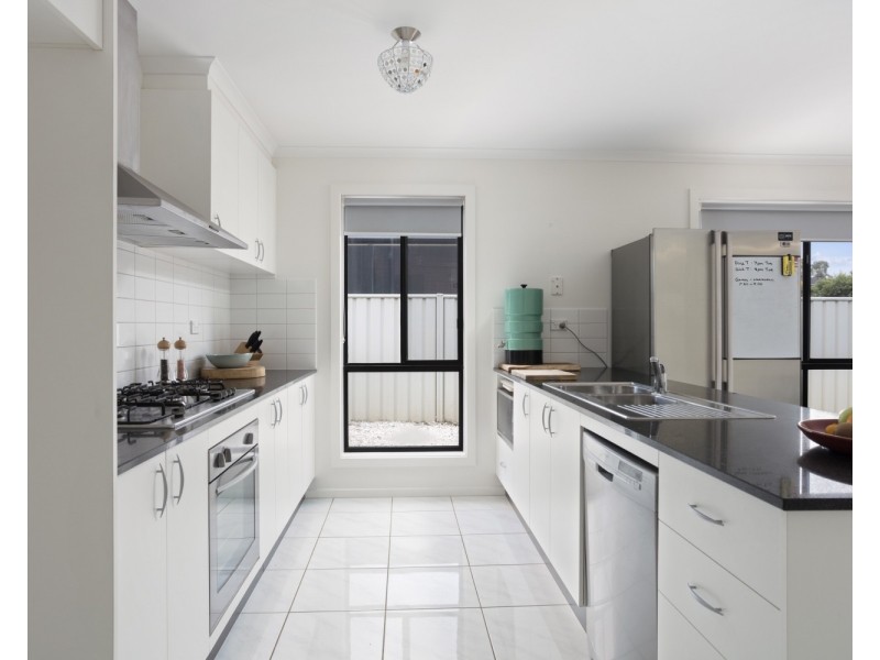 37 Saxby Drive, Strathfieldsaye VIC 3551