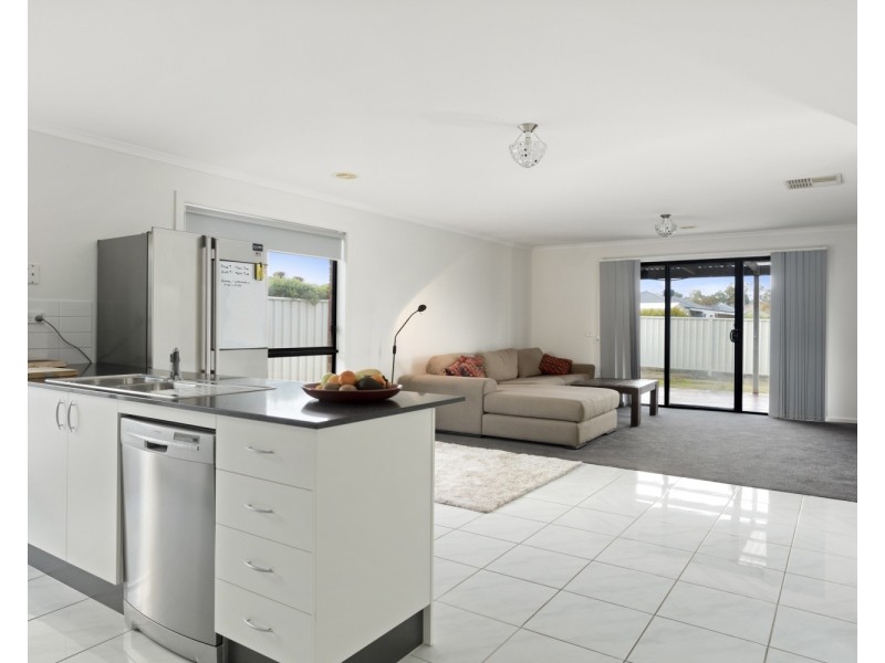 37 Saxby Drive, Strathfieldsaye VIC 3551