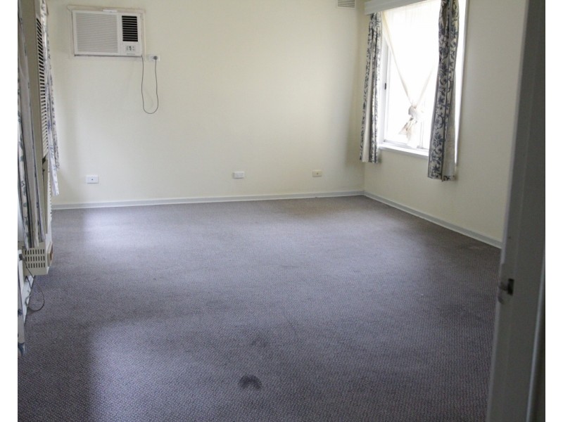 2/11 Cogo Court, Golden Square VIC 3555