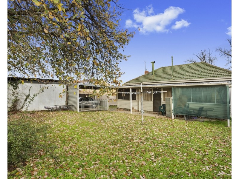 10 Symonds Street, Golden Square VIC 3555