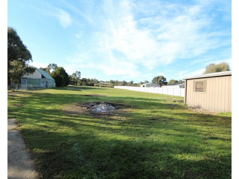 245 Allingham Street, Kangaroo Flat VIC 3555