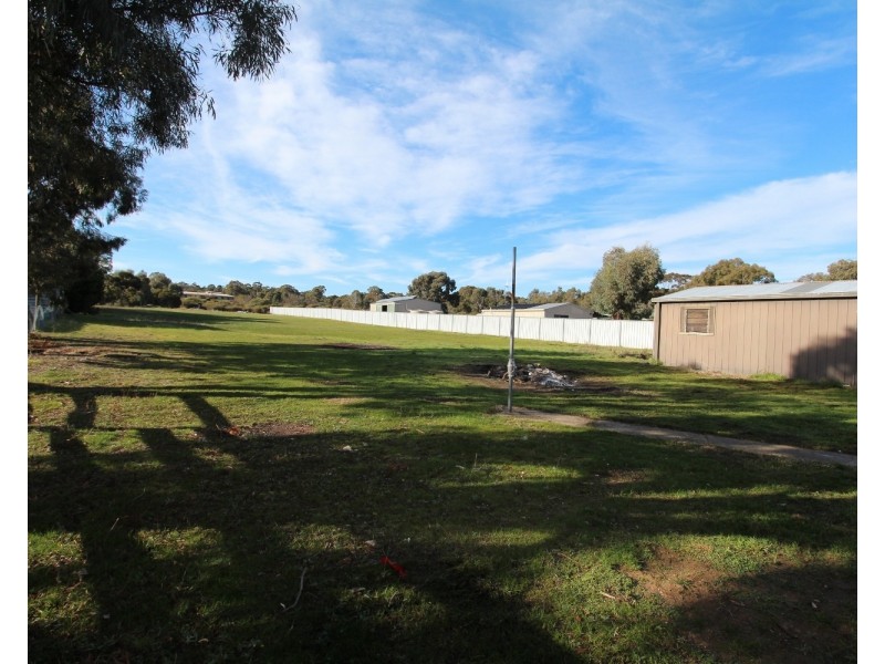 245 Allingham Street, Kangaroo Flat VIC 3555