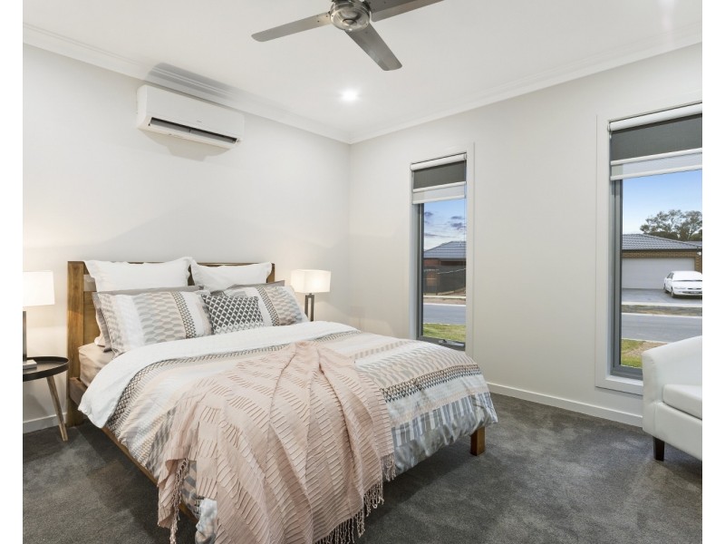 1 Chaplin Court, Eaglehawk VIC 3556