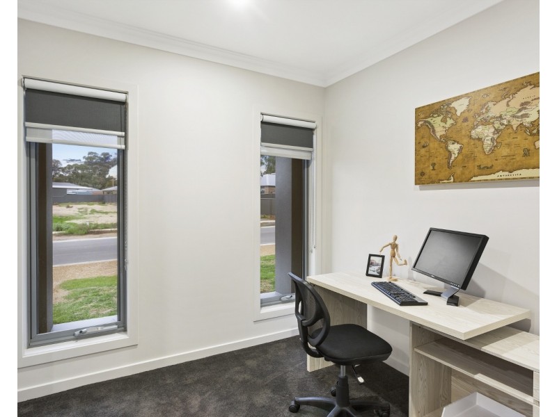 1 Chaplin Court, Eaglehawk VIC 3556