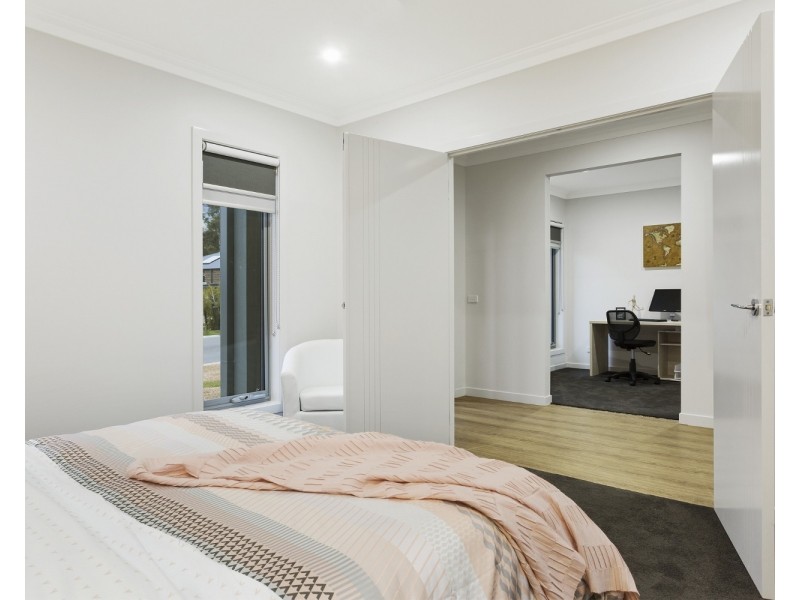 1 Chaplin Court, Eaglehawk VIC 3556