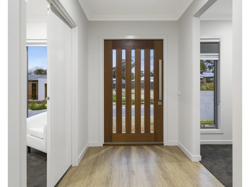 1 Chaplin Court, Eaglehawk VIC 3556