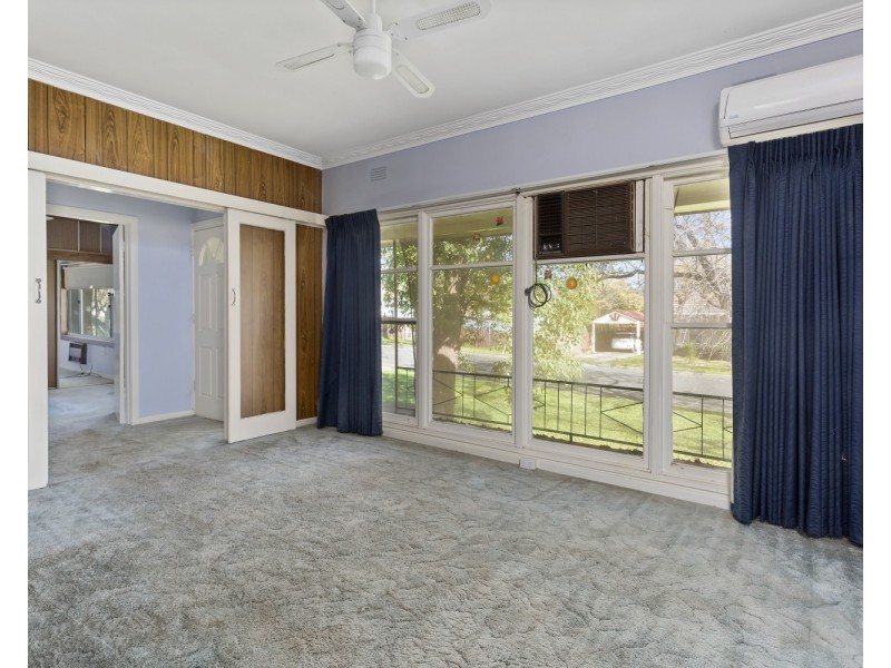 2 Peters Street, Long Gully VIC 3550