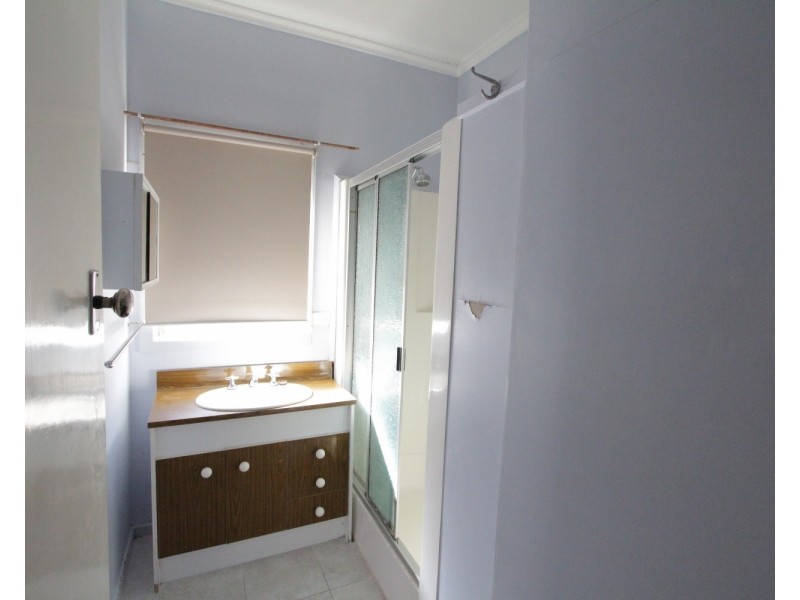 2 Peters Street, Long Gully VIC 3550