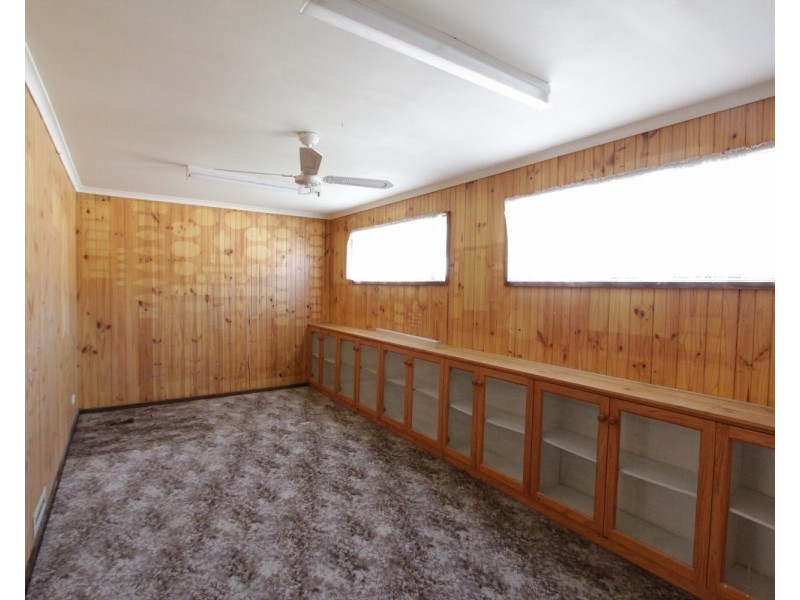 2 Peters Street, Long Gully VIC 3550