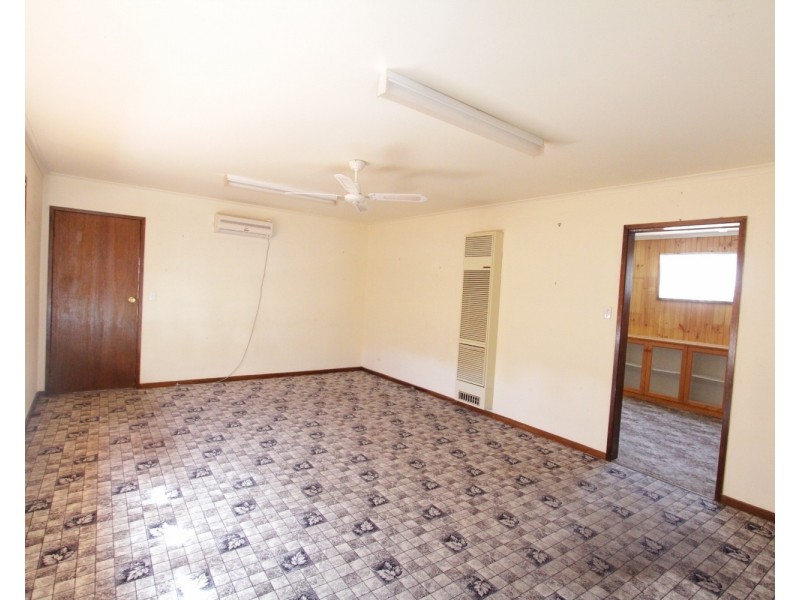 2 Peters Street, Long Gully VIC 3550