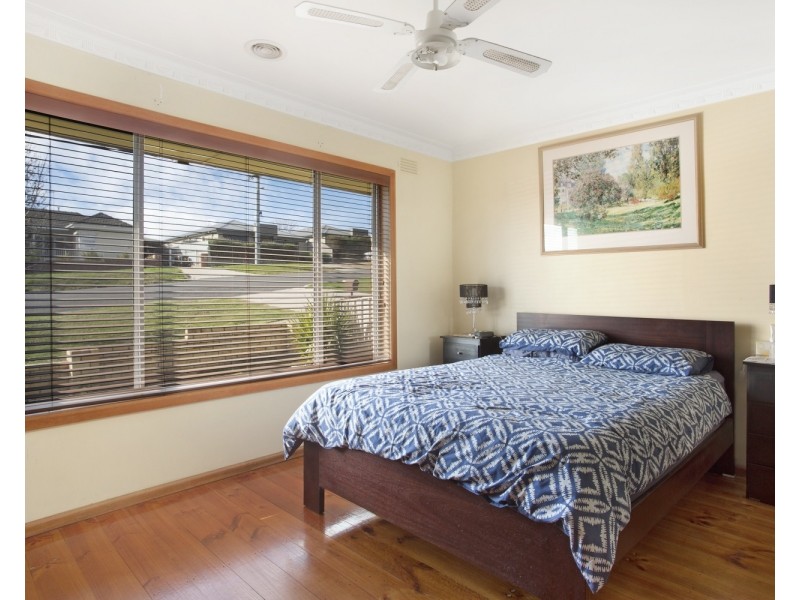 11 Grace Street, White Hills VIC 3550